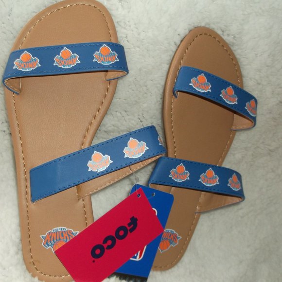 NWT - New York Knicks Double Strap Sandals - Small (5/6) - Picture 6 of 11